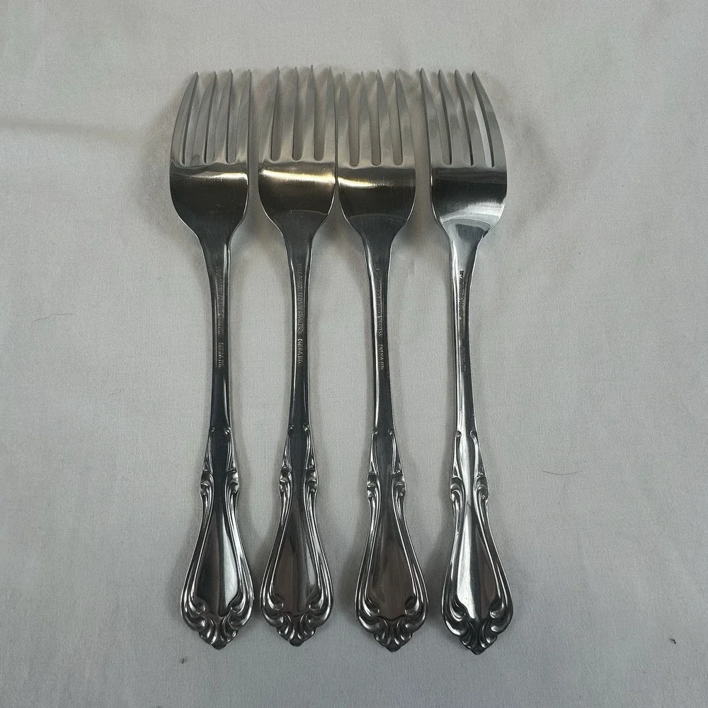 LOT OF 4 WM. A. ROGERS ONEIDA STAINLESS *SUTTON PLACE*  DINNER FORKS‎ Excellent